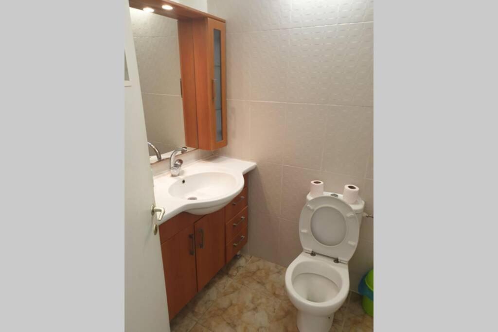 Family Apartment By The Sea ハイファ エクステリア 写真